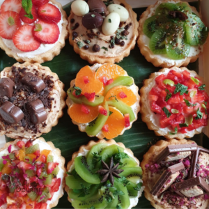 Mini tartes fondantes aux fruits de saison et chocolat